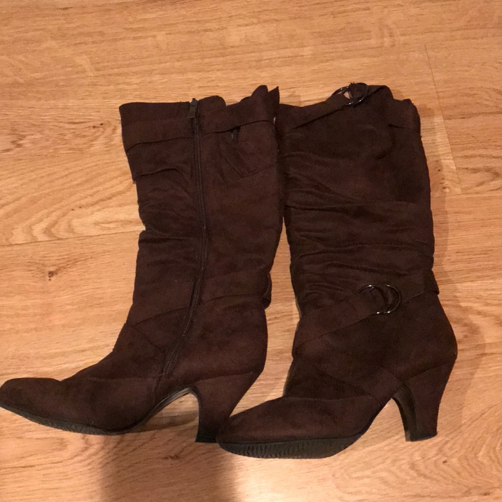 Brown boots with heel